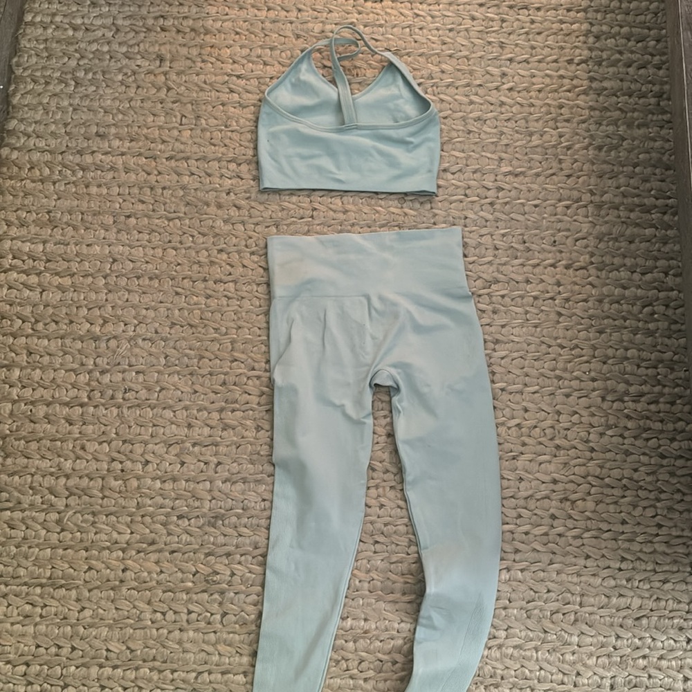 Set Active- Limited Edition Ouai X Set Size M. Bo… - image 5